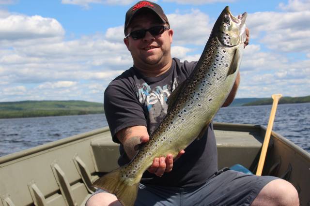 Jonathan Guimond  ouananiche de 10 livres  15 juin 2015